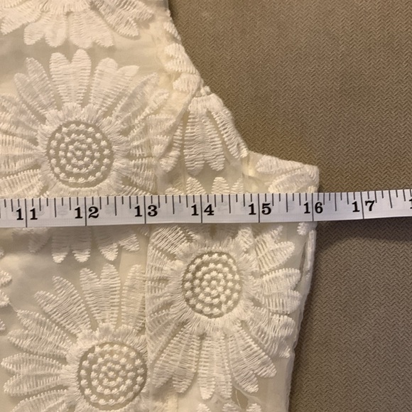 Banana Republic Sunflower Lace Dress - Size 2 - Picture 10 of 12